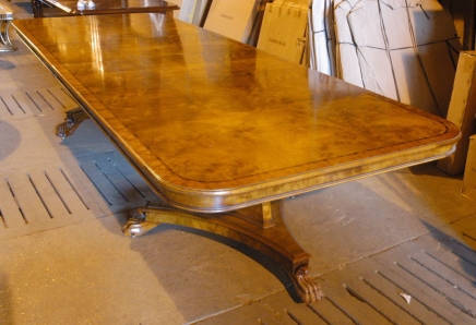 12 pieds anglais George III Noyer Table à manger