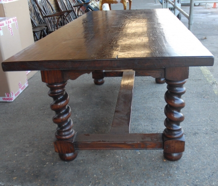 Anglais Rustique Table réfectoire avec de l'orge Twist Jambes