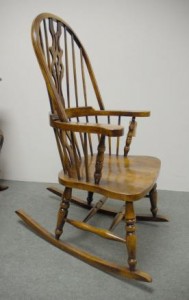 Sculpté à la main présidents Anglais Windsor Rocking Chair Ferme
