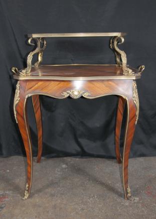 Français Louis XV Tier Console Table Occassional Etagere