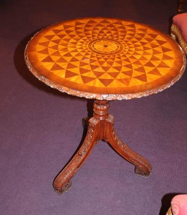 Regency Spyrograph Tables basses Table d'appoint de fin de marqueterie