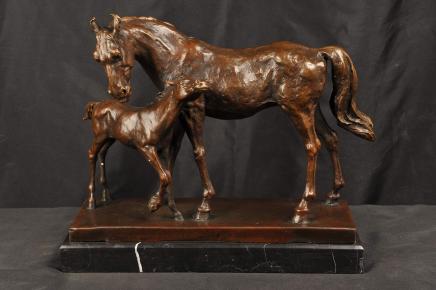 Statue en bronze Mare Poulain Cheval Mère Enfant