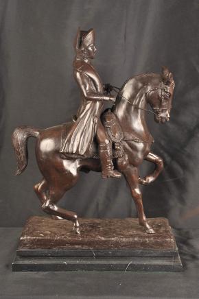 Statue en bronze Napoléon à cheval empereur militaire