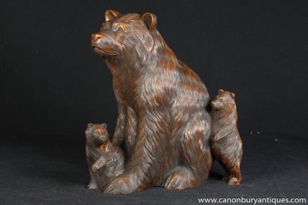 Allemande de la Forêt Noire sculpté à la main Bear Family Cubs Statue