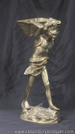 Bronze ciselé et doré Bronze coulée Boy Figurine panier français Statue en bronze