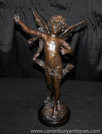 Français Bronze Winged Cherub Statue Signé Duchoiselle Boy Figurine