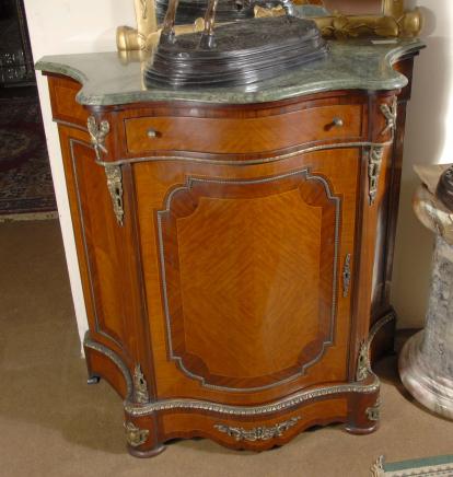 Français Empire Louis XV Serpentine Bahut Cabinet