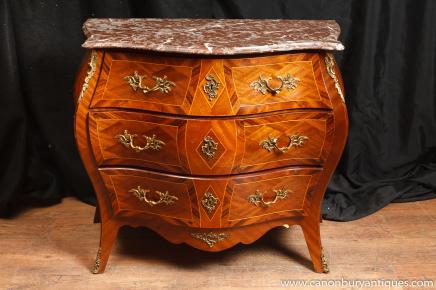 Français d'époque Louis XV Commode Bombe poitrine tiroirs