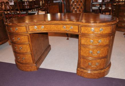 Noyer Regency rein bureau Table Meubles