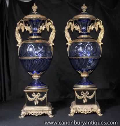 Paire XL Louis XV couper le verre à couvercle Urnes Vases Ormolu Équipement