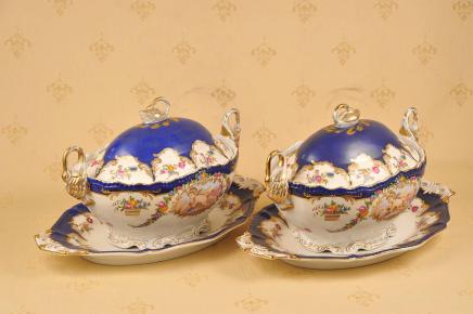 Paire porcelaine de Sèvres français soupières serveurs vaisselle Urne