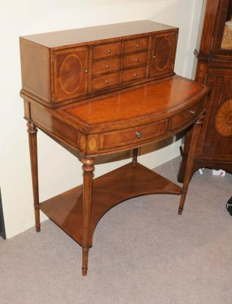 Regency Bonheur Du Jour bureau Table armoire en noyer