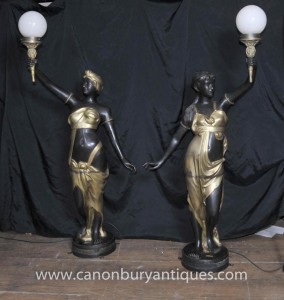 Paire Art Nouveau français Femme Bronze Lampes torchères Figurines