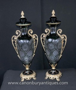 Paire Cut Glass Urnes Louis XV Ormolu Amphora Urne