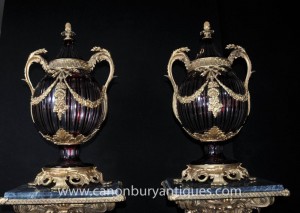 Paire Empire français Cut Glass Bulbous Urnes Vases