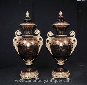 Paire Grand Cut Français verre Amphora Urnes Vases Louis XVI
