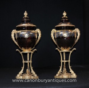 Paire Grand Cut Russie verre Urnes Vases Stands cristal Imperial