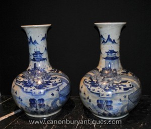 Paire chinois Ming bulbeuses Urnes Vases porcelaine bleue et blanche en céramique Chine