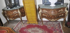 Paire français Commmodes Bombe Commodes Meubles Empire