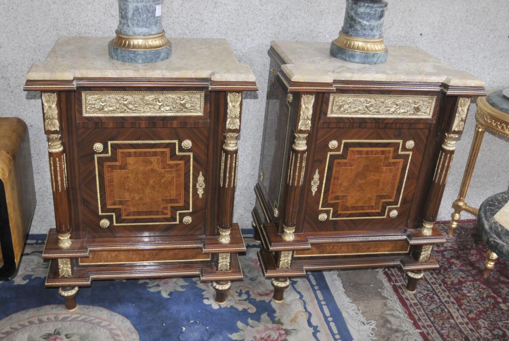 Paire française Empire coffres Commodes Marqueterie Inlay Interiors
