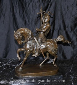 Anglais Bronze Chevalier à cheval Statue Knights Templar chevaux Soldier Signé