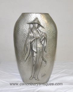 Art Nouveau Argent Bronze Femme Figurine Urne par Erté
