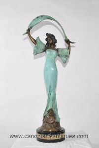 Art Nouveau Bronze Stella Femme Figurine Statue Draperie Signé