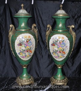 Paire Big Sèvres Floral Porcelaine Amphora Vases Urnes