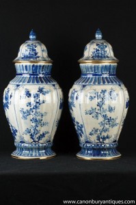 Paire Grand Bleu et Blanc Porcelaine Ming Lidded Ginger Jars Urnes Vases