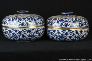 Paire chinoise porcelaine céladon Lidded Pots Urnes Bleu et Blanc