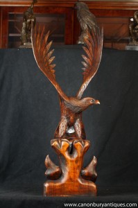 Grand sculpté à la main en bois American Eagle Chicks manutention