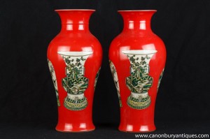 Paire de style chinois Ming Imperial Red Porcelaine Vases Urnes