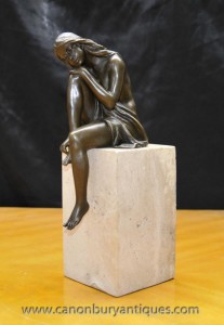 Art Deco Bronze Femme Figurine sur socle en marbre Signé Milo
