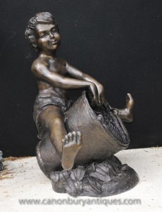 Caractéristique Bronze Bucket Boy Fountain Statue Figurine Chérubin eau