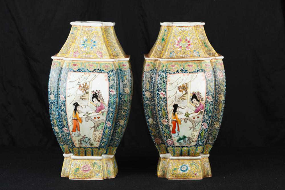 Paire chinois Qianlong jaunes en porcelaine urnes en céramique