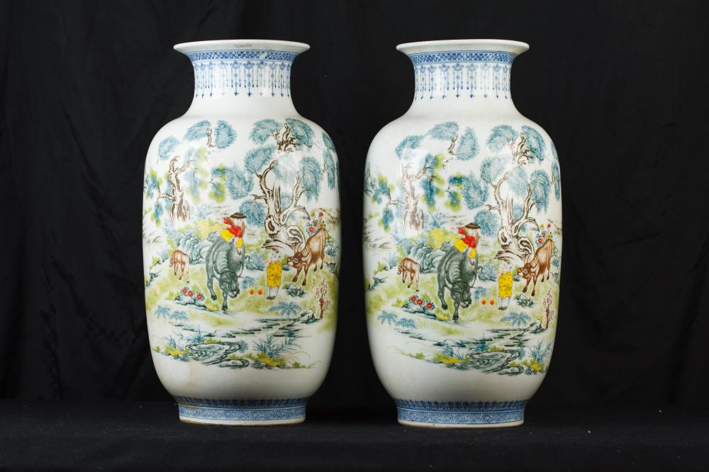Paire chinois Qing en porcelaine Urnes Poterie Céramique Chine