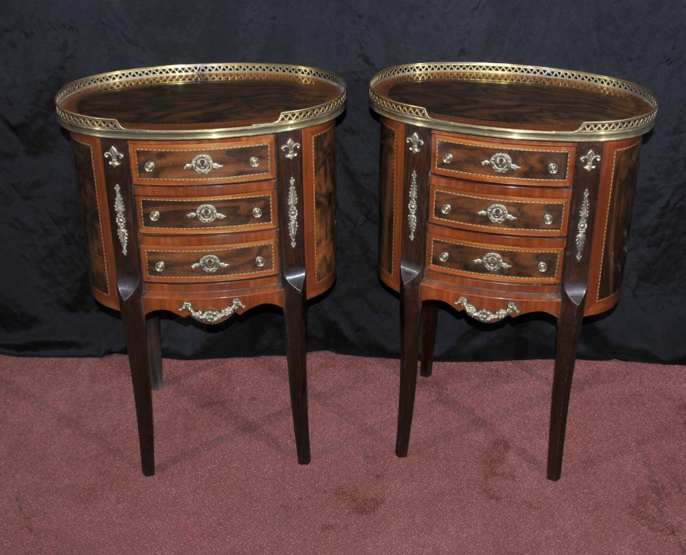 Paire Tables de chevet victoriennes de chevet Commodes Tiroirs