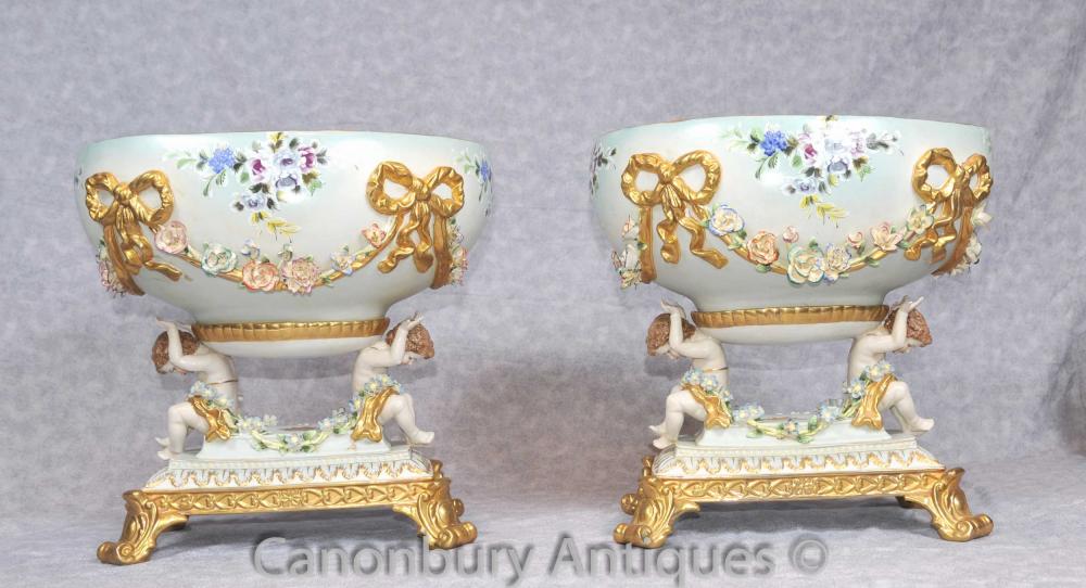 Paire Dresde Porcelaine Cherub compotiers Bols Soupières Encrusted