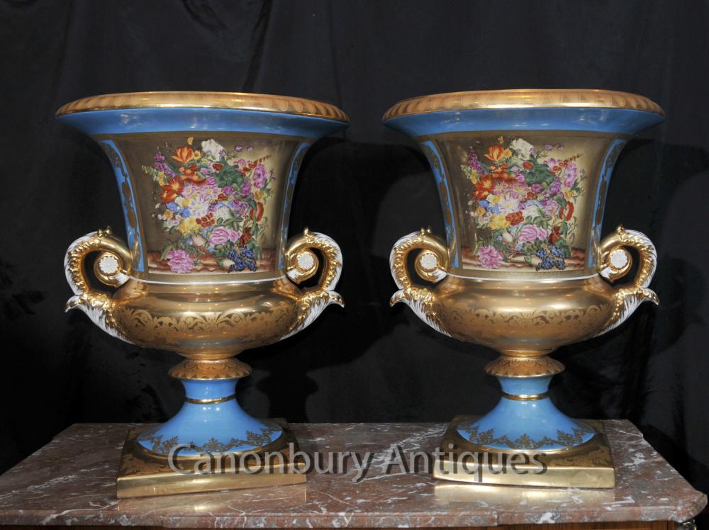 Paire Grande porcelaine de Sèvres Floral Campana Urnes Planters Vases