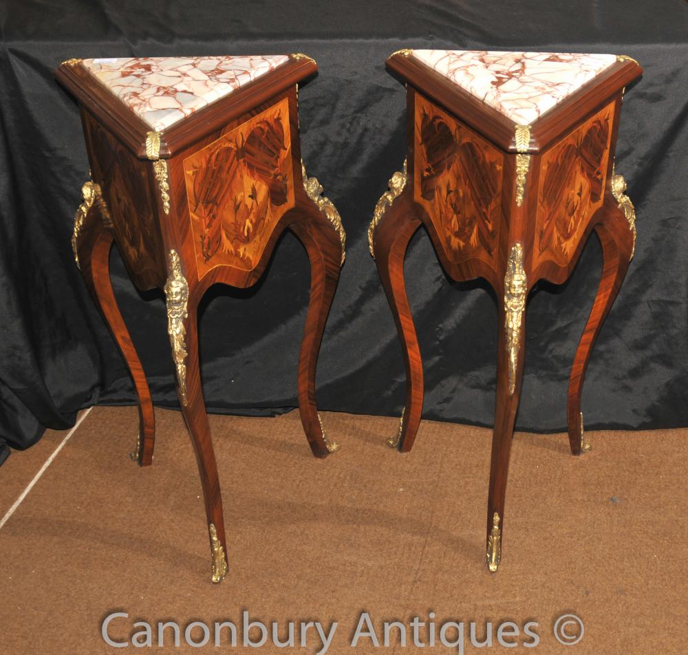 Paire française Empire Triangle Side Tables Cocktail Inlay Table