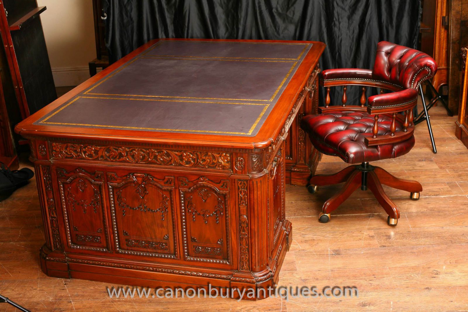 American Presidents Desk Oval Office White House www_canonburyantiques_com (1)-2 (1)