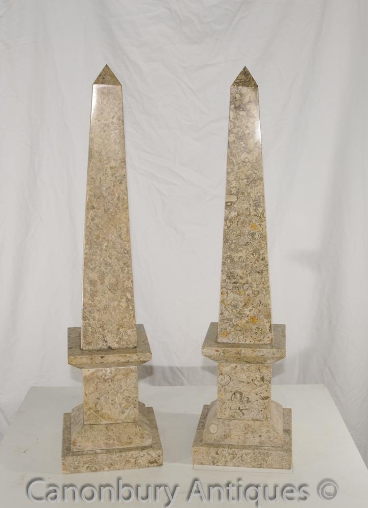 Paire Empire français marbre obélisques égyptiens Obelisk