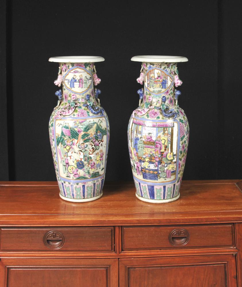 Paire chinoise Canton Porcelaine Vases Urnes Cantonais