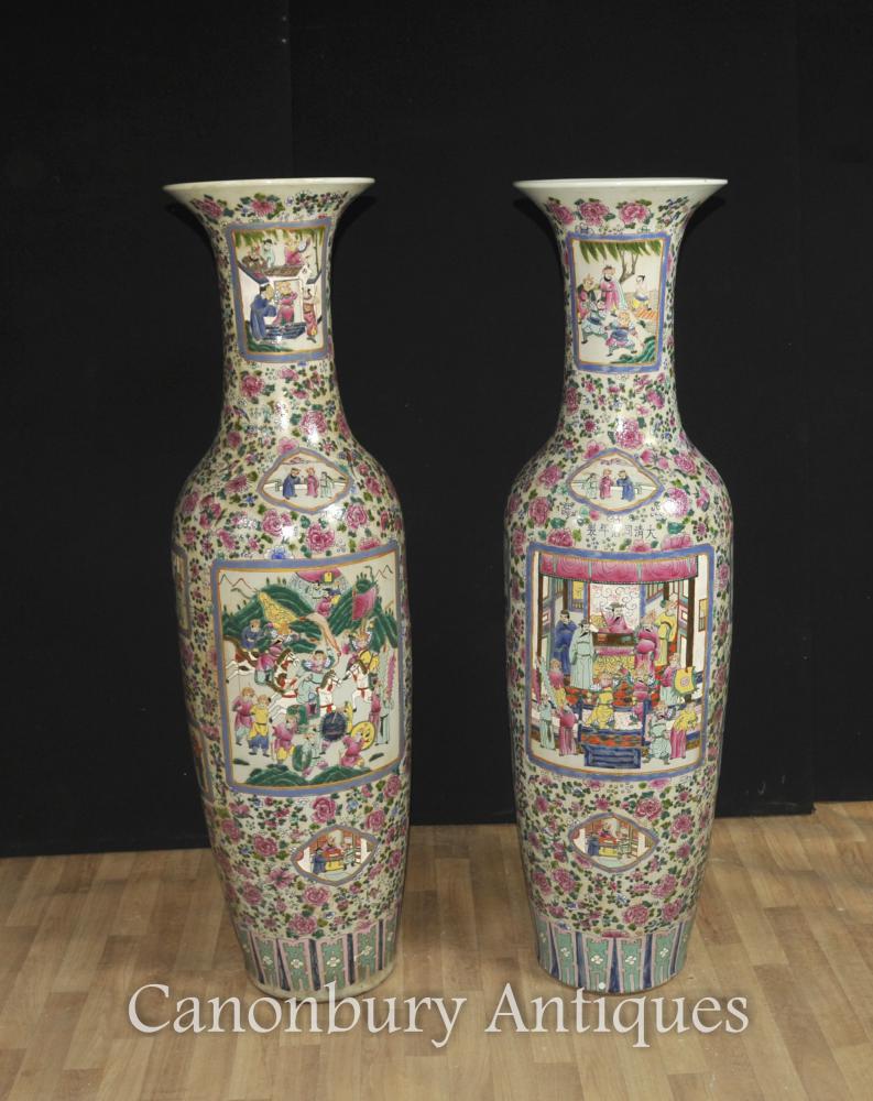 Paire Chinese Tall céramique peinte Canton Porcelaine Vases Urnes Cantonais main