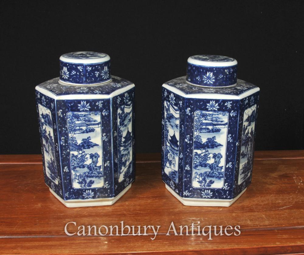 Paire bleu chinois et blanc Nanking en porcelaine à couvercle Urnes Vases Jars
