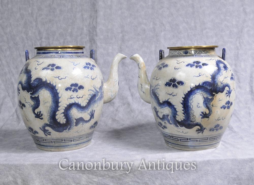 Paire chinois Nanking porcelaine bleue et blanche Tea Pots dragon