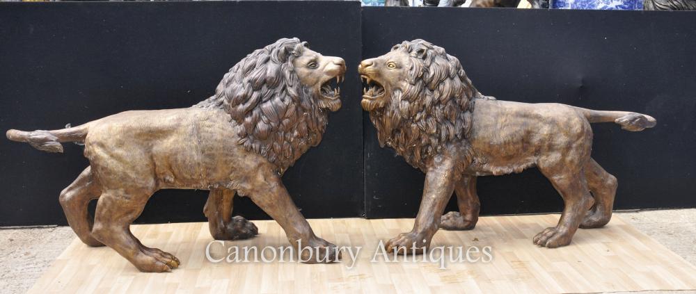 Paire XL Bronze Lion Gatekeeper Statues Lions sur la Balle Médicis