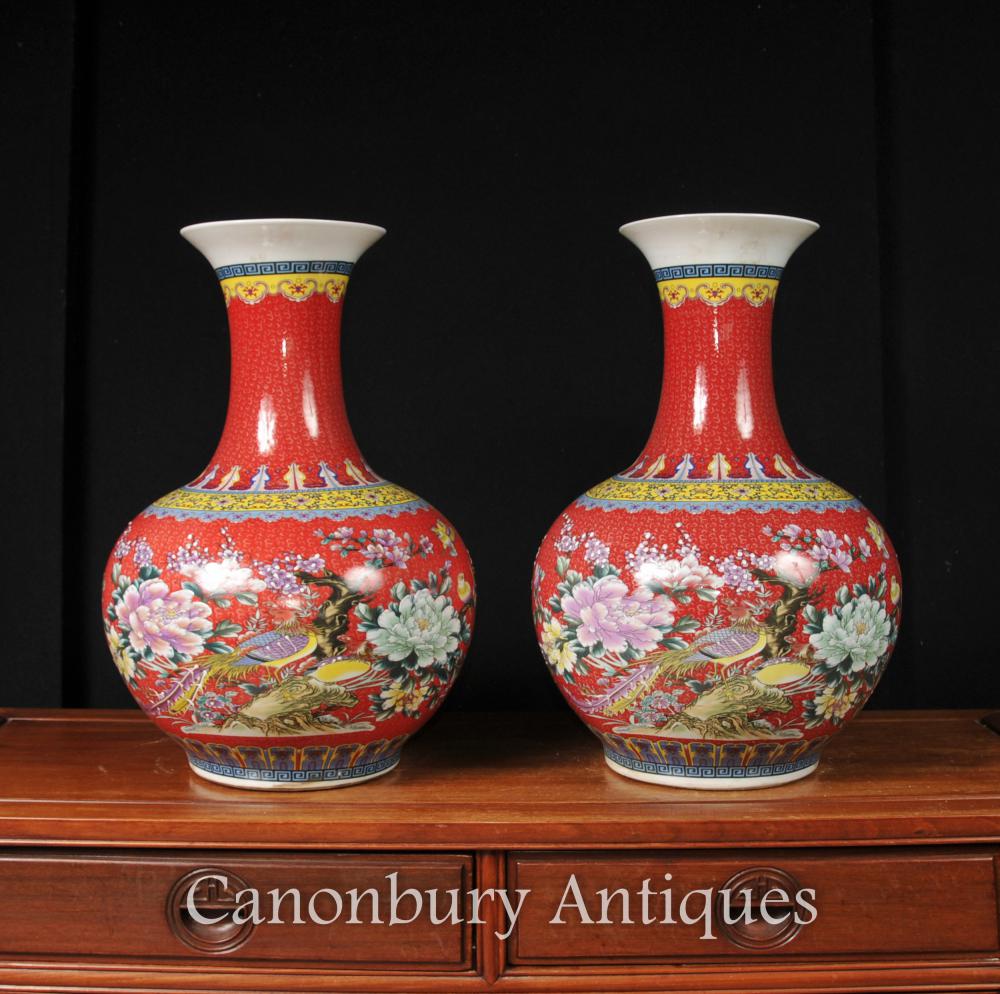 Paire Famille chinoise Rose Qing Vases Urnes en porcelaine