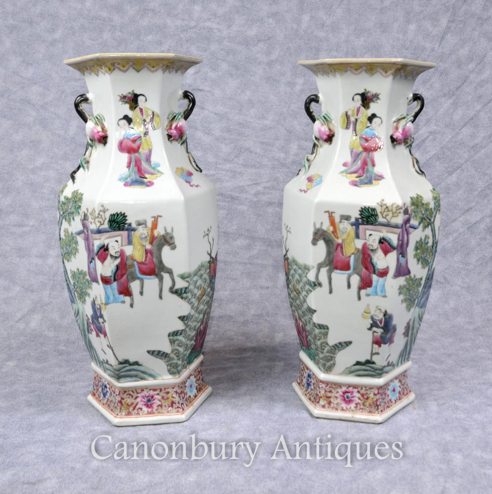 Paire de vases en porcelaine chinoise Qing urnes forme octogonale