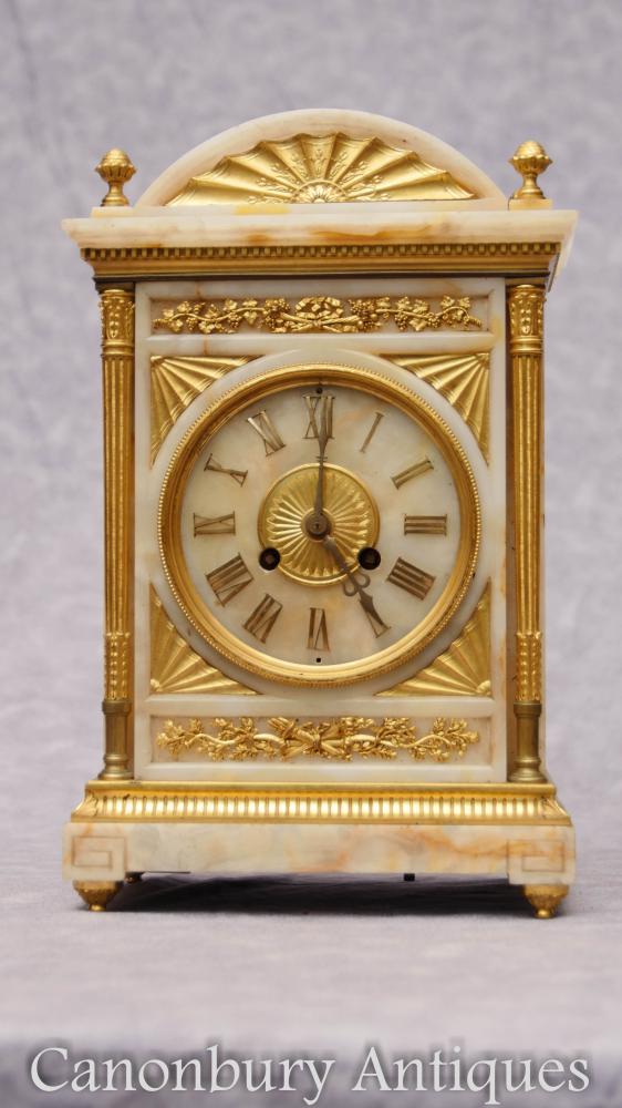 Antique Empire Français Onyx Ormolu Carriage Horloge Heure